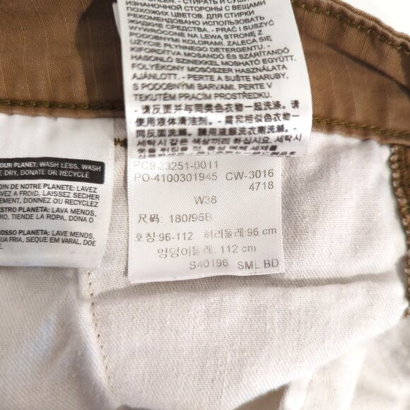 SOLD | Levi’s Men’s Carrier Cargo Shorts (Lot of 3) + Levi's Reversible Belt - Picture 9 of 9